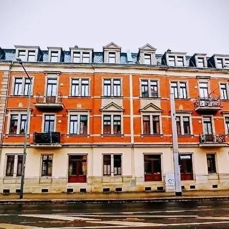 Apartment Helles Geräumiges - 10 Min Zur Neustadt - Privatparkplatz