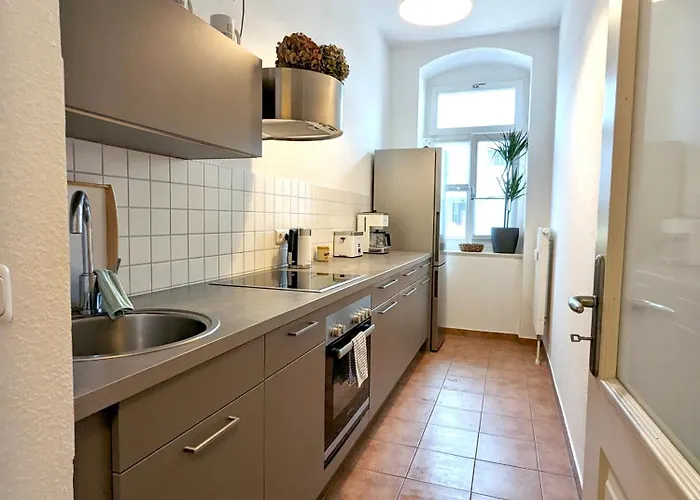 Helles Geraeumiges - 10 Min Zur Neustadt - Privatparkplatz * 德累斯顿