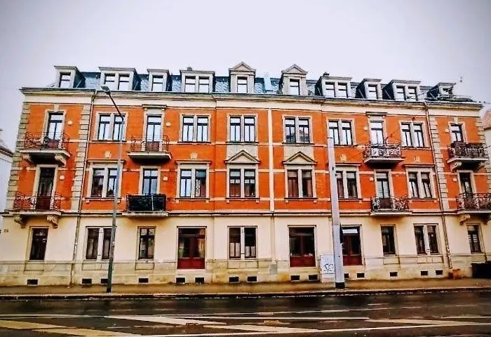 Διαμέρισμα Ruhige 65 Qm Mit Balkon & Parkplatz - 10 Min Neustadt